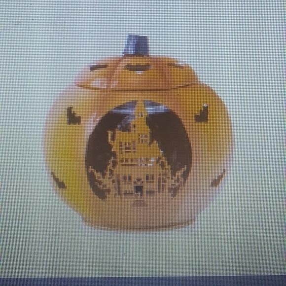 Paranormal Pumpkin Scentsy Warmer - Picture 2 of 2
